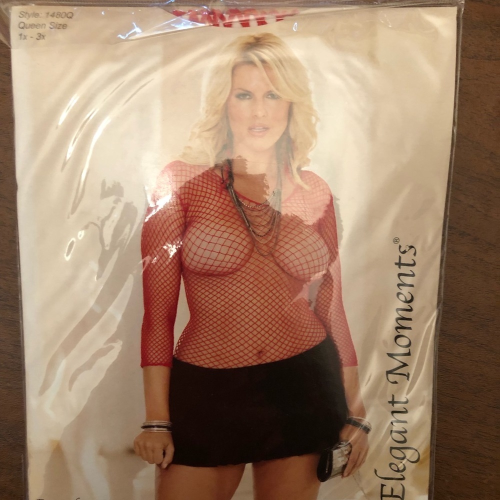 Queen-sized red long sleeved fishnet top